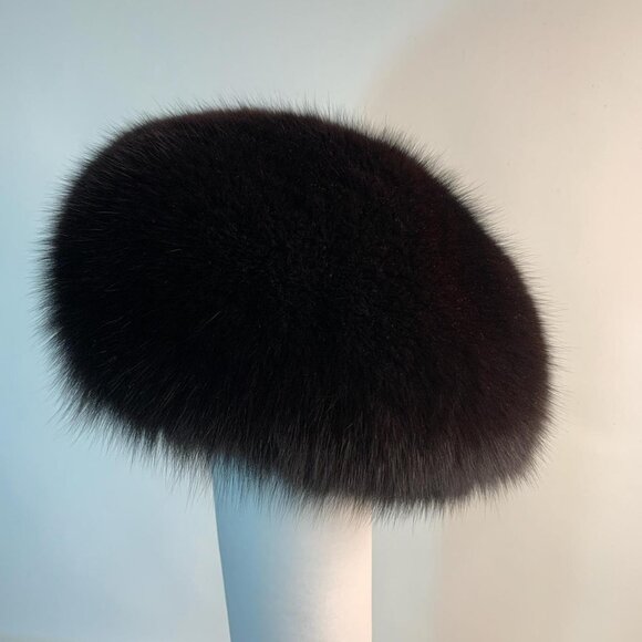 Ultra-plush black full-fur Cossack-style beanie hat main image 4